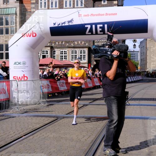 13.09.2026 - 21. swb-Marathon Bremen Tim E. http://msf.ph/oto/10355713 13.09.2026 12:47:54 Ziel 420, 991, 1161, 1783 meine-sportfotos.de