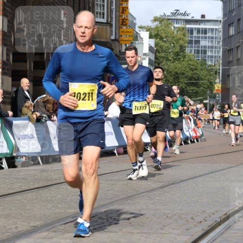 13.09.2026 - 21. swb-Marathon Bremen Strokosch-Dieckow http://msf.ph/oto/10355720 13.09.2026 10:56:31 Ziel 10184, 10211, 10246, 10298, 10322, 10365, 10443, 10670, 10699, 10949, 10957, 10960, 11219, 11280, 11570, 11693, 11782, 11790, 12452, 12476, 13565, 10240, 10372, 10486, 10540, 10721, 10771, 10824, 10888, 10936, 11064, 11069, 11349, 11407, 11474, 11601, 11911, 11996, 12543 meine-sportfotos.de