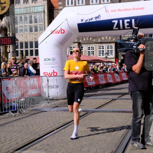 13.09.2026 - 21. swb-Marathon Bremen Tim E. http://msf.ph/oto/10355766 13.09.2026 12:47:55 Ziel 420, 991, 1161, 1783 meine-sportfotos.de