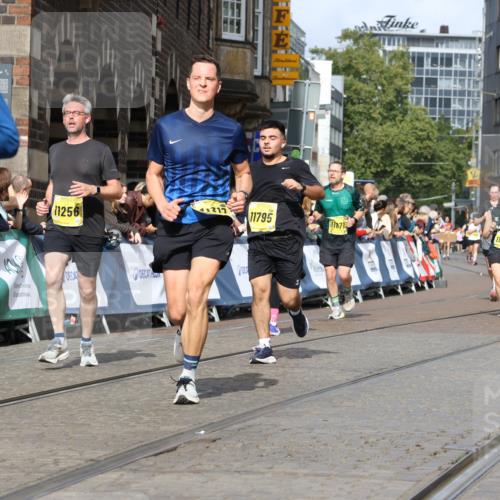 13.09.2026 - 21. swb-Marathon Bremen Strokosch-Dieckow http://msf.ph/oto/10355792 13.09.2026 10:56:32 Ziel 10184, 10211, 10246, 10298, 10322, 10365, 10443, 10670, 10699, 10949, 10957, 10960, 11219, 11280, 11570, 11693, 11782, 11790, 12452, 12476, 10240, 10372, 10486, 10540, 10721, 10771, 10824, 10888, 10936, 11064, 11349, 11474, 11601, 11872, 11911, 11996 meine-sportfotos.de