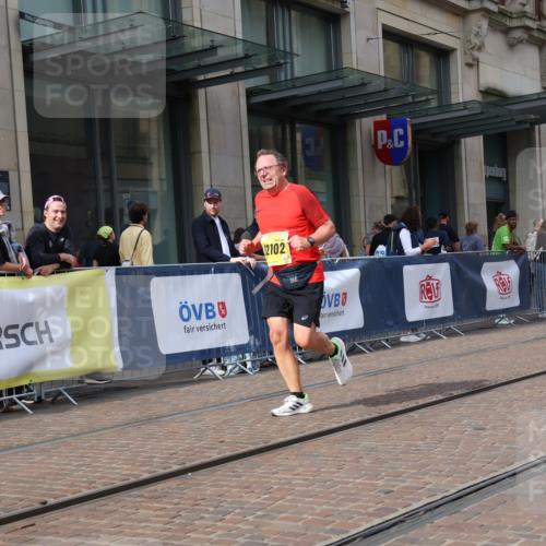 13.09.2026 - 21. swb-Marathon Bremen Strokosch-Dieckow http://msf.ph/oto/10355796 13.09.2026 11:16:28 Ziel 10679, 11456, 11867, 12089, 12102, 12158, 10242, 11026, 11081, 11139, 11181, 11200, 11264, 11274, 11385, 11448, 11573, 11768, 12057, 12102, 12151, 12539, 13508 meine-sportfotos.de