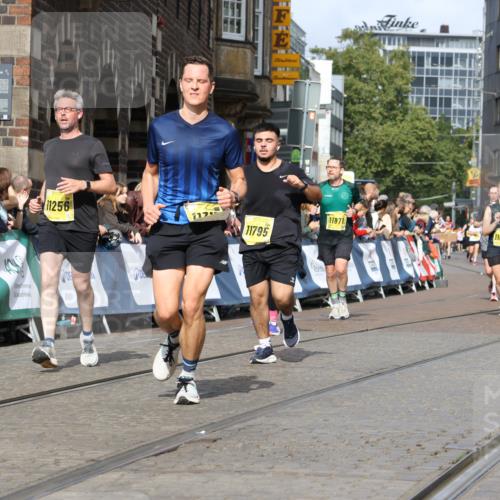 13.09.2026 - 21. swb-Marathon Bremen Strokosch-Dieckow http://msf.ph/oto/10355809 13.09.2026 10:56:32 Ziel 10184, 10211, 10246, 10298, 10322, 10365, 10443, 10670, 10699, 10949, 10957, 10960, 11219, 11280, 11570, 11693, 11782, 11790, 12452, 12476, 10240, 10372, 10486, 10540, 10721, 10771, 10824, 10888, 10936, 11064, 11349, 11474, 11601, 11872, 11911, 11996 meine-sportfotos.de