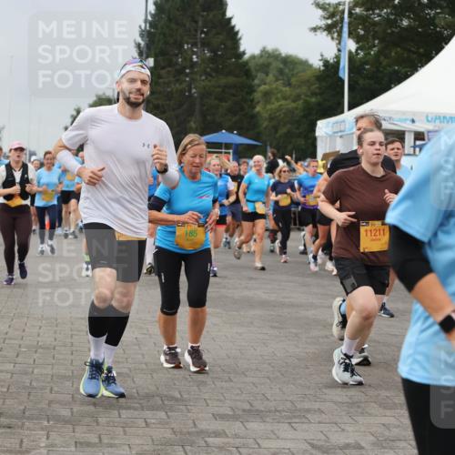 13.09.2026 - Kiel Lauf Andreas Tolksdorf http://msf.ph/oto/10355821 13.09.2026 09:58:40 Kiellinie 185, 38, 11211, 9134 meine-sportfotos.de
