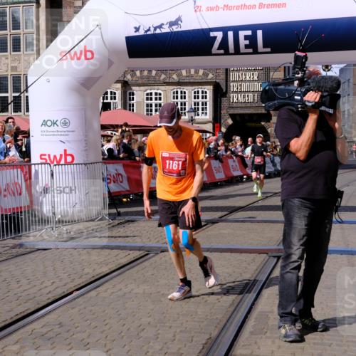 13.09.2026 - 21. swb-Marathon Bremen Tim E. http://msf.ph/oto/10355894 13.09.2026 12:48:31 Ziel 358 meine-sportfotos.de