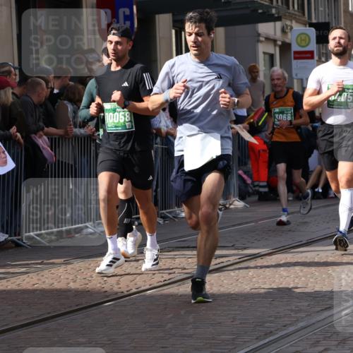13.09.2026 - 21. swb-Marathon Bremen Strokosch-Dieckow http://msf.ph/oto/10355903 13.09.2026 13:33:55 Ziel 682, 911, 1364, 2355, 2464, 3068, 3162, 3214, 3632, 3636, 3790, 3984, 4112, 4613, 5147, 5265, 5341, 5489, 5768, 5852, 6090, 6350, 6405, 6509, 7047, 7113, 7303, 7696, 7746, 7897, 7988, 8870, 8910, 9094, 9100, 9402, 9453, 9802, 9905, 10058, 13118, 930, 1656, 2405, 2727, 2872, 2960, 3201, 3389, 3522, 3761, 4490, 4554, 4658, 4874, 5063, 5156, 5513, 5563, 5587, 6151, 6508, 6538, 6623, 6808, 7126, 7354, 7431, 7633, 8025 meine-sportfotos.de