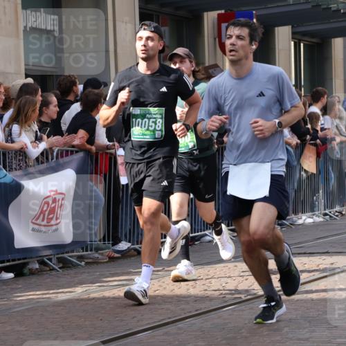 13.09.2026 - 21. swb-Marathon Bremen Strokosch-Dieckow http://msf.ph/oto/10355919 13.09.2026 13:33:55 Ziel 682, 911, 1364, 2355, 2464, 3068, 3162, 3214, 3632, 3636, 3790, 3984, 4112, 4613, 5147, 5265, 5341, 5489, 5768, 5852, 6090, 6350, 6405, 6509, 7047, 7113, 7303, 7696, 7746, 7897, 7988, 8870, 8910, 9094, 9100, 9402, 9453, 9802, 9905, 10058, 13118, 930, 1656, 2405, 2727, 2872, 2960, 3201, 3389, 3522, 3761, 4490, 4554, 4658, 4874, 5063, 5156, 5513, 5563, 5587, 6151, 6508, 6538, 6623, 6808, 7126, 7354, 7431, 7633, 8025 meine-sportfotos.de
