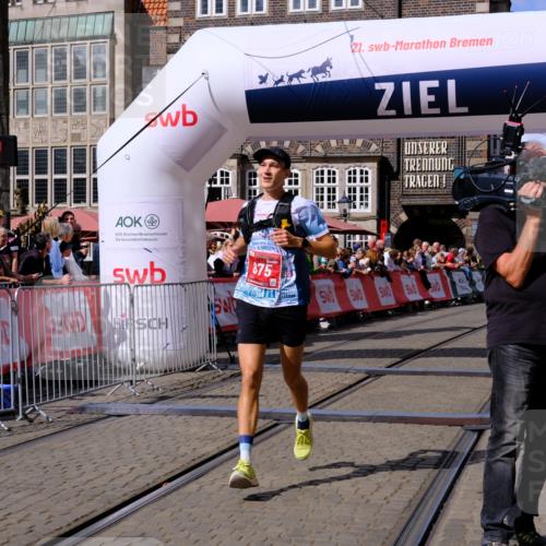 13.09.2026 - 21. swb-Marathon Bremen Tim E. http://msf.ph/oto/10355977 13.09.2026 12:48:41 Ziel 5428 meine-sportfotos.de