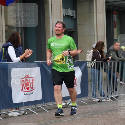 13.09.2026 - 21. swb-Marathon Bremen Strokosch-Dieckow http://msf.ph/oto/10356006 13.09.2026 11:16:45 Ziel 10295, 10335, 10999, 11355, 11456, 11461, 11495, 11653, 11672, 11867, 12089, 12101, 12287, 10679, 11274, 11456, 12102, 12158 meine-sportfotos.de