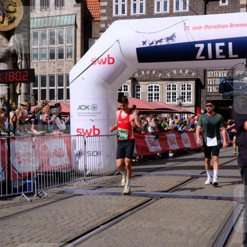 13.09.2026 - 21. swb-Marathon Bremen Tim E. http://msf.ph/oto/10356010 13.09.2026 12:48:51 Ziel 314, 5428 meine-sportfotos.de