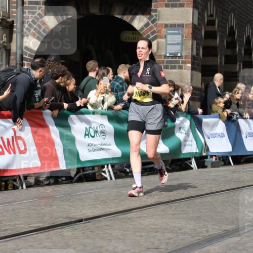 13.09.2026 - 21. swb-Marathon Bremen Strokosch-Dieckow http://msf.ph/oto/10356040 13.09.2026 10:56:41 Ziel 10184, 10211, 10246, 10322, 10356, 10443, 10670, 10675, 10699, 10844, 11256, 11280, 11317, 11570, 11693, 11782, 11795, 11844, 11855, 11871, 12452, 10486, 10610, 10771, 10888, 11000, 11079, 11872, 12284, 12434 meine-sportfotos.de