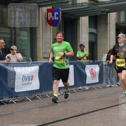 13.09.2026 - 21. swb-Marathon Bremen Strokosch-Dieckow http://msf.ph/oto/10356045 13.09.2026 11:16:45 Ziel 10295, 10335, 10999, 11355, 11456, 11461, 11495, 11653, 11672, 11867, 12089, 12101, 12287, 10679, 11274, 11456, 12102, 12158 meine-sportfotos.de