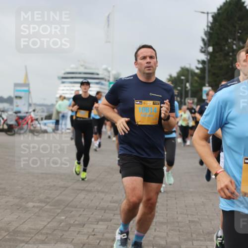 13.09.2026 - Kiel Lauf Andreas Tolksdorf http://msf.ph/oto/10356049 13.09.2026 09:58:50 Kiellinie 120, 38, 10814, 4, 38, 8744 meine-sportfotos.de
