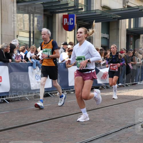 13.09.2026 - 21. swb-Marathon Bremen Strokosch-Dieckow http://msf.ph/oto/10356073 13.09.2026 13:34:00 Ziel 682, 784, 911, 1307, 1364, 2215, 2355, 2464, 3029, 3068, 3162, 3214, 3632, 3636, 3890, 3984, 4112, 4616, 5147, 5265, 5489, 5566, 5768, 5852, 6090, 6255, 6350, 6405, 7113, 7696, 7746, 7897, 7962, 7988, 8870, 9094, 9100, 9402, 9453, 9802, 9905, 10058, 13112, 13118, 1656, 2405, 2727, 2872, 3201, 3389, 3522, 3761, 3790, 4490, 4554, 4613, 4658, 4874, 5063, 5156, 5341, 5513, 5563, 5587, 6151, 6508, 6509, 6623, 6808, 7047, 7126, 7303, 7354, 7431, 8025 meine-sportfotos.de