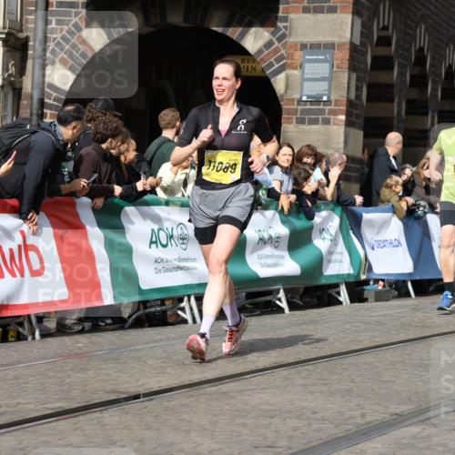 13.09.2026 - 21. swb-Marathon Bremen Strokosch-Dieckow http://msf.ph/oto/10356087 13.09.2026 10:56:41 Ziel 10184, 10211, 10246, 10322, 10356, 10443, 10670, 10675, 10699, 10844, 11256, 11280, 11317, 11570, 11693, 11782, 11795, 11844, 11855, 11871, 12452, 10486, 10610, 10771, 10888, 11000, 11079, 11872, 12284, 12434 meine-sportfotos.de