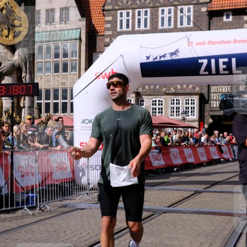 13.09.2026 - 21. swb-Marathon Bremen Tim E. http://msf.ph/oto/10356090 13.09.2026 12:48:56 Ziel 314, 5428 meine-sportfotos.de