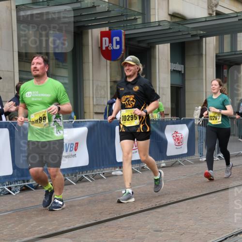 13.09.2026 - 21. swb-Marathon Bremen Strokosch-Dieckow http://msf.ph/oto/10356094 13.09.2026 11:16:47 Ziel 10295, 10335, 10999, 11355, 11461, 11495, 11653, 11672, 11867, 12089, 12101, 12287, 10679, 11274, 11456, 12089, 12102, 12158 meine-sportfotos.de