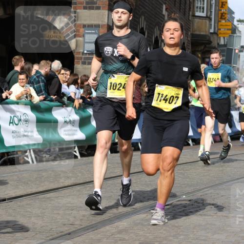 13.09.2026 - 21. swb-Marathon Bremen Strokosch-Dieckow http://msf.ph/oto/10356166 13.09.2026 10:56:44 Ziel 10184, 10211, 10240, 10322, 10356, 10443, 10670, 10675, 10699, 10844, 11069, 11256, 11280, 11317, 11407, 11570, 11693, 11795, 11844, 11855, 11871, 12452, 12543, 10408, 10610, 11000, 11079, 11328, 11872, 11946, 12284, 12434 meine-sportfotos.de