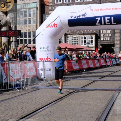 13.09.2026 - 21. swb-Marathon Bremen Tim E. http://msf.ph/oto/10356195 13.09.2026 12:49:42 Ziel 1483 meine-sportfotos.de