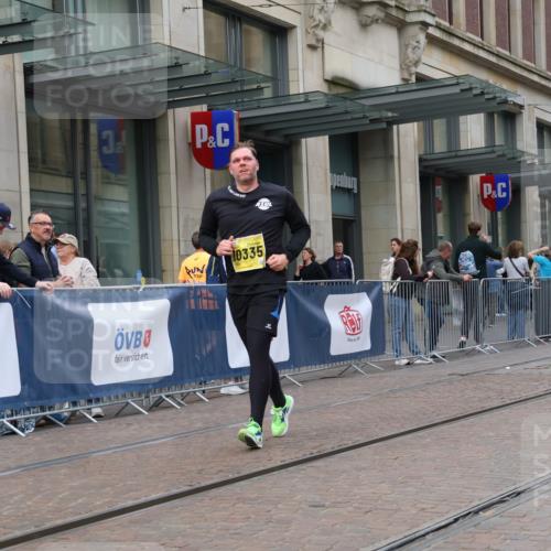 13.09.2026 - 21. swb-Marathon Bremen Strokosch-Dieckow http://msf.ph/oto/10356231 13.09.2026 11:16:52 Ziel 10295, 10335, 10773, 10779, 10999, 11355, 11461, 11495, 11653, 11672, 12101, 12287, 10679, 11456, 11867, 12089, 12102, 12158 meine-sportfotos.de
