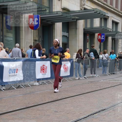 13.09.2026 - 21. swb-Marathon Bremen Strokosch-Dieckow http://msf.ph/oto/10356260 13.09.2026 11:16:57 Ziel 10335, 10773, 10779, 11355, 11461, 11495, 11672, 12101, 12287, 10295, 10679, 10999, 11456, 11461, 11653, 11867, 12089, 12158, 12287 meine-sportfotos.de