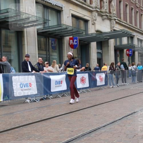 13.09.2026 - 21. swb-Marathon Bremen Strokosch-Dieckow http://msf.ph/oto/10356277 13.09.2026 11:16:57 Ziel 10335, 10773, 10779, 11355, 11461, 11495, 11672, 12101, 12287, 10295, 10679, 10999, 11456, 11461, 11653, 11867, 12089, 12158, 12287 meine-sportfotos.de