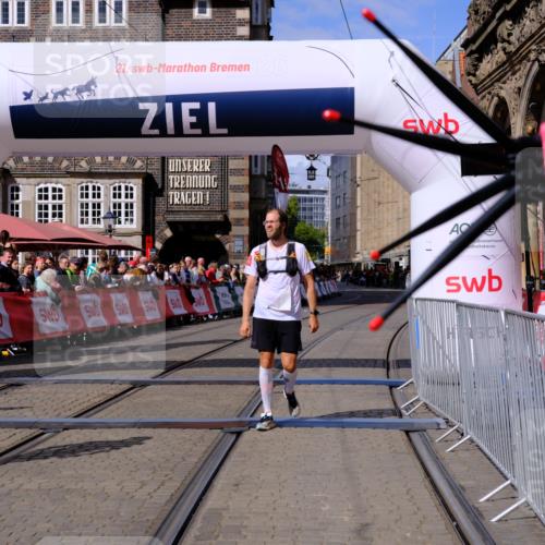 13.09.2026 - 21. swb-Marathon Bremen Tim E. http://msf.ph/oto/10356278 13.09.2026 12:49:49 Ziel 968, 1483 meine-sportfotos.de