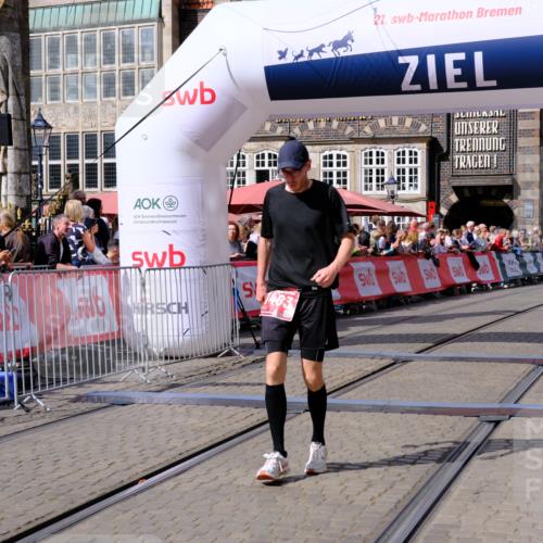 13.09.2026 - 21. swb-Marathon Bremen Tim E. http://msf.ph/oto/10356312 13.09.2026 12:50:18 Ziel 547 meine-sportfotos.de