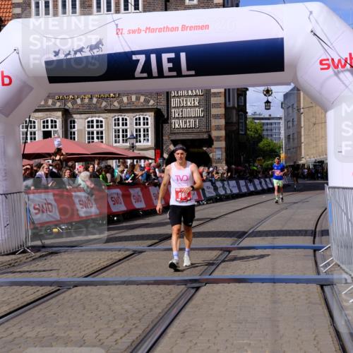 13.09.2026 - 21. swb-Marathon Bremen Tim E. http://msf.ph/oto/10356323 13.09.2026 12:50:27 Ziel 547, 7692 meine-sportfotos.de
