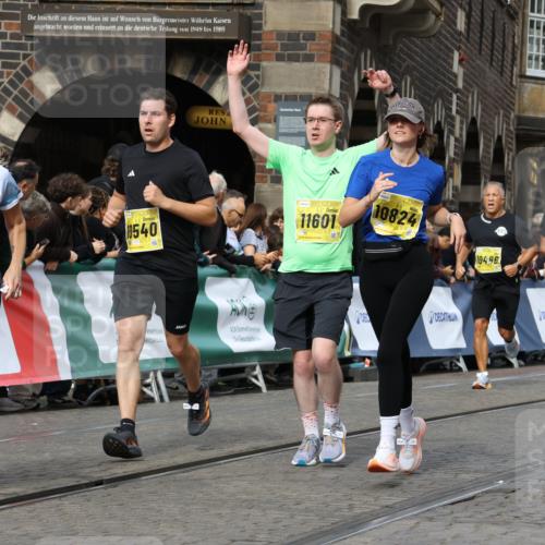 13.09.2026 - 21. swb-Marathon Bremen Strokosch-Dieckow http://msf.ph/oto/10356361 13.09.2026 10:56:49 Ziel 10184, 10211, 10240, 10322, 10356, 10372, 10670, 10675, 10844, 11069, 11256, 11317, 11349, 11407, 11795, 11844, 11855, 11871, 11911, 11996, 12543, 10157, 10408, 10610, 11000, 11079, 11328, 11946, 12032 meine-sportfotos.de