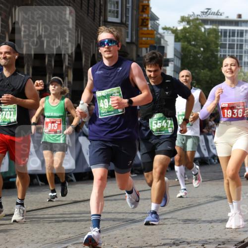 13.09.2026 - 21. swb-Marathon Bremen Strokosch-Dieckow http://msf.ph/oto/10356370 13.09.2026 13:37:10 Ziel 551, 813, 843, 1641, 1849, 1936, 2241, 2275, 3122, 3541, 3635, 3787, 3815, 3874, 3998, 4261, 4304, 4335, 4892, 5236, 5355, 5447, 5823, 6050, 6056, 6269, 6280, 6340, 6408, 6966, 7039, 7046, 7229, 7237, 7398, 7640, 7656, 8034, 8498, 8685, 8723, 8839, 9331, 9589, 9658, 9807, 270, 391, 869, 1180, 3333, 3627, 3823, 5388, 5612, 5738, 5791, 6904, 6947, 7571, 8268, 8748, 8753, 9701 meine-sportfotos.de