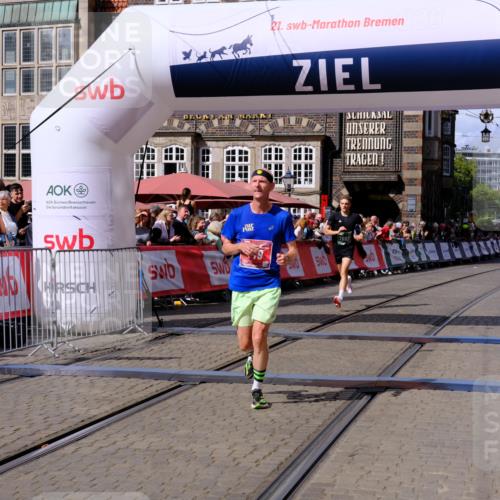13.09.2026 - 21. swb-Marathon Bremen Tim E. http://msf.ph/oto/10356388 13.09.2026 12:50:34 Ziel 520, 4232, 7692 meine-sportfotos.de