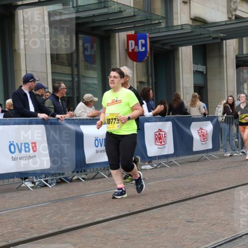 13.09.2026 - 21. swb-Marathon Bremen Strokosch-Dieckow http://msf.ph/oto/10356404 13.09.2026 11:17:03 Ziel 10472, 10773, 10779, 10979, 11495, 11672, 11709, 12101, 12334, 10295, 10335, 10679, 10999, 11355, 11456, 11461, 11653, 11867, 12089, 12287 meine-sportfotos.de