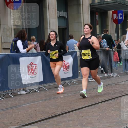 13.09.2026 - 21. swb-Marathon Bremen Strokosch-Dieckow http://msf.ph/oto/10356420 13.09.2026 11:17:04 Ziel 10472, 10773, 10779, 10979, 11495, 11672, 11709, 12101, 12334, 10295, 10335, 10679, 10999, 11355, 11456, 11461, 11653, 11867, 12089, 12287 meine-sportfotos.de