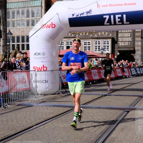 13.09.2026 - 21. swb-Marathon Bremen Tim E. http://msf.ph/oto/10356421 13.09.2026 12:50:34 Ziel 520, 4232, 7692 meine-sportfotos.de