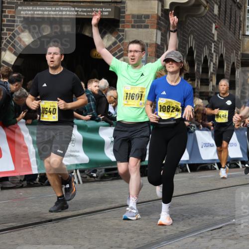 13.09.2026 - 21. swb-Marathon Bremen Strokosch-Dieckow http://msf.ph/oto/10356425 13.09.2026 10:56:50 Ziel 10184, 10211, 10240, 10322, 10356, 10372, 10675, 10721, 10824, 10844, 10936, 11069, 11256, 11317, 11349, 11407, 11601, 11795, 11844, 11855, 11871, 11911, 11996, 12543, 10157, 10408, 10610, 10772, 11000, 11079, 11328, 11946, 12032 meine-sportfotos.de
