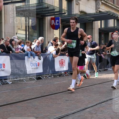 13.09.2026 - 21. swb-Marathon Bremen Strokosch-Dieckow http://msf.ph/oto/10356435 13.09.2026 13:34:08 Ziel 682, 784, 809, 911, 1307, 1395, 1871, 2215, 3029, 3052, 3058, 3068, 3214, 3318, 3388, 3409, 3636, 3890, 4112, 4537, 4616, 5147, 5265, 5488, 5566, 5760, 5852, 6255, 7168, 7696, 7746, 7833, 7962, 8381, 8453, 8870, 9094, 9100, 9402, 9453, 9751, 9802, 9905, 13112, 1364, 1656, 2355, 2464, 2727, 3162, 3389, 3522, 3632, 3790, 3984, 4613, 4658, 4874, 5156, 5265, 5341, 5489, 5513, 5563, 5587, 5768, 6090, 6151, 6508, 6509, 6623, 7047, 7303, 7354, 7431, 8025 meine-sportfotos.de