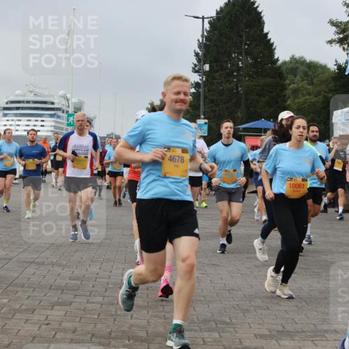13.09.2026 - Kiel Lauf Andreas Tolksdorf http://msf.ph/oto/10356444 13.09.2026 09:59:08 Kiellinie 10411, 4678, 1, 39, 10061 meine-sportfotos.de