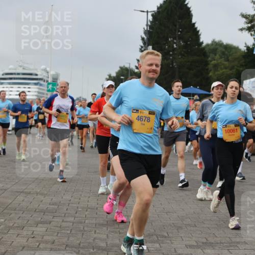 13.09.2026 - Kiel Lauf Andreas Tolksdorf http://msf.ph/oto/10356456 13.09.2026 09:59:09 Kiellinie 10411, 38, 4678, 38, 10061 meine-sportfotos.de