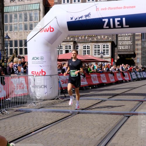 13.09.2026 - 21. swb-Marathon Bremen Tim E. http://msf.ph/oto/10356458 13.09.2026 12:50:36 Ziel 520, 4232, 7692 meine-sportfotos.de