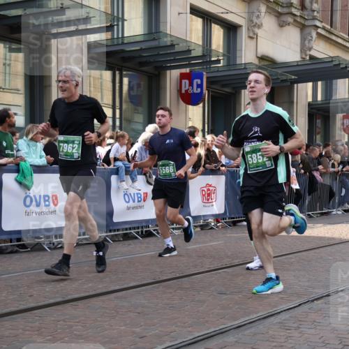 13.09.2026 - 21. swb-Marathon Bremen Strokosch-Dieckow http://msf.ph/oto/10356581 13.09.2026 13:34:12 Ziel 682, 784, 809, 911, 1307, 1395, 1871, 2215, 2831, 3029, 3052, 3058, 3068, 3214, 3318, 3388, 3409, 3636, 3765, 3890, 4112, 4537, 4616, 5147, 5378, 5488, 5566, 5694, 5760, 5852, 6255, 7168, 7696, 7746, 7833, 7962, 8182, 8381, 8453, 8552, 9094, 9402, 9453, 9751, 9788, 9802, 13112, 1364, 1656, 2355, 2464, 2727, 3162, 3389, 3522, 3632, 3790, 3984, 4613, 5265, 5341, 5489, 5563, 5587, 5768, 6090, 6151, 6509, 6623, 7047, 7303, 7354, 7431, 8025 meine-sportfotos.de