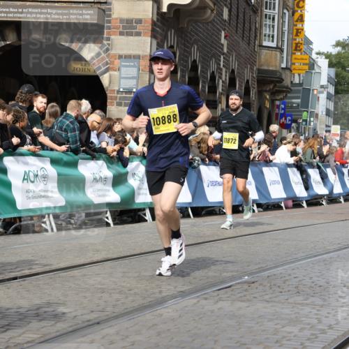 13.09.2026 - 21. swb-Marathon Bremen Strokosch-Dieckow http://msf.ph/oto/10356589 13.09.2026 10:56:53 Ziel 10240, 10356, 10372, 10540, 10675, 10721, 10824, 10844, 10936, 11064, 11069, 11256, 11317, 11349, 11407, 11474, 11601, 11795, 11844, 11855, 11871, 11911, 11996, 12543, 10157, 10408, 10772, 11000, 11079, 11328, 11946, 12032 meine-sportfotos.de