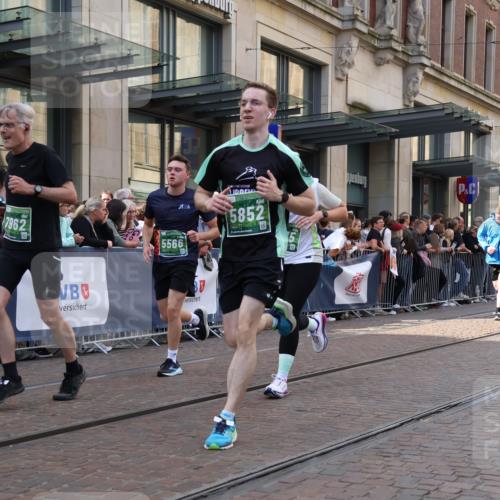 13.09.2026 - 21. swb-Marathon Bremen Strokosch-Dieckow http://msf.ph/oto/10356600 13.09.2026 13:34:12 Ziel 682, 784, 809, 911, 1307, 1395, 1871, 2215, 2831, 3029, 3052, 3058, 3068, 3214, 3318, 3388, 3409, 3636, 3765, 3890, 4112, 4537, 4616, 5147, 5378, 5488, 5566, 5694, 5760, 5852, 6255, 7168, 7696, 7746, 7833, 7962, 8182, 8381, 8453, 8552, 9094, 9402, 9453, 9751, 9788, 9802, 13112, 1364, 1656, 2355, 2464, 2727, 3162, 3389, 3522, 3632, 3790, 3984, 4613, 5265, 5341, 5489, 5563, 5587, 5768, 6090, 6151, 6509, 6623, 7047, 7303, 7354, 7431, 8025 meine-sportfotos.de