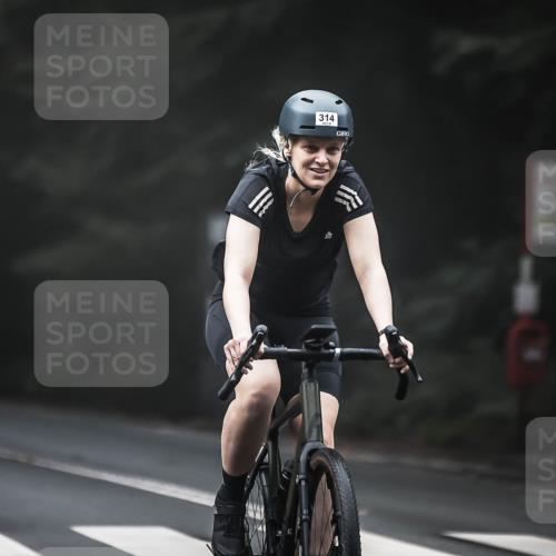 13.09.2026 - Stadtparktriathlon H.Heesch http://msf.ph/oto/10356601 13.09.2026 09:50:16 Radfahren 171, 314, 321 meine-sportfotos.de