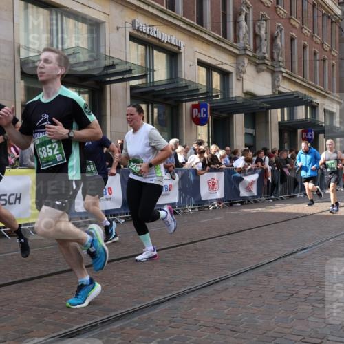 13.09.2026 - 21. swb-Marathon Bremen Strokosch-Dieckow http://msf.ph/oto/10356616 13.09.2026 13:34:12 Ziel 682, 784, 809, 911, 1307, 1395, 1871, 2215, 2831, 3029, 3052, 3058, 3068, 3214, 3318, 3388, 3409, 3636, 3765, 3890, 4112, 4537, 4616, 5147, 5378, 5488, 5566, 5694, 5760, 5852, 6255, 7168, 7696, 7746, 7833, 7962, 8182, 8381, 8453, 8552, 9094, 9402, 9453, 9751, 9788, 9802, 13112, 1364, 1656, 2355, 2464, 2727, 3162, 3389, 3522, 3632, 3790, 3984, 4613, 5265, 5341, 5489, 5563, 5587, 5768, 6090, 6151, 6509, 6623, 7047, 7303, 7354, 7431, 8025 meine-sportfotos.de