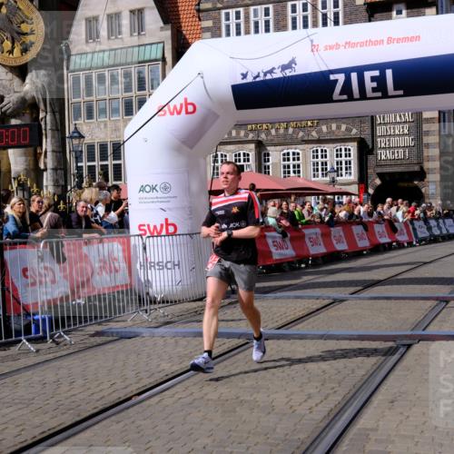 13.09.2026 - 21. swb-Marathon Bremen Tim E. http://msf.ph/oto/10356623 13.09.2026 12:50:49 Ziel 520, 4232, 8075 meine-sportfotos.de