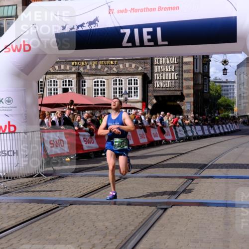 13.09.2026 - 21. swb-Marathon Bremen Tim E. http://msf.ph/oto/10356655 13.09.2026 12:50:57 Ziel 668, 8075 meine-sportfotos.de