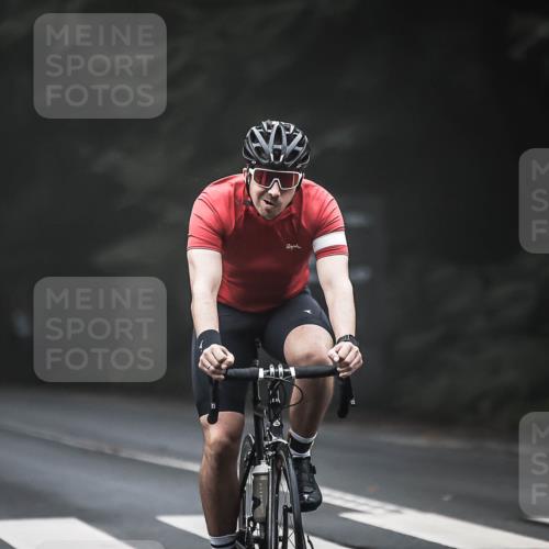 13.09.2026 - Stadtparktriathlon H.Heesch http://msf.ph/oto/10356675 13.09.2026 09:50:36 Radfahren 214, 215, 312 meine-sportfotos.de