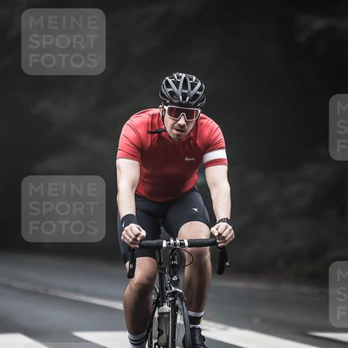 13.09.2026 - Stadtparktriathlon H.Heesch http://msf.ph/oto/10356678 13.09.2026 09:50:36 Radfahren 214, 215, 312 meine-sportfotos.de