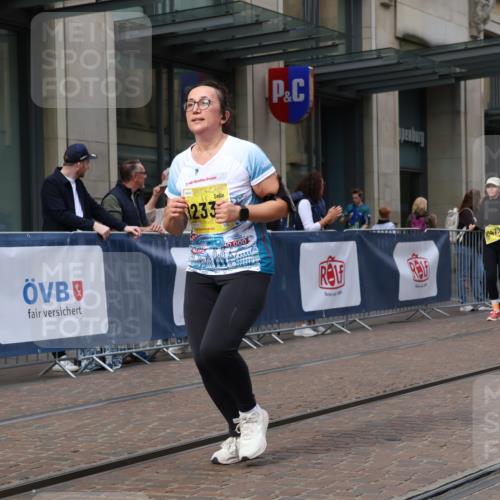 13.09.2026 - 21. swb-Marathon Bremen Strokosch-Dieckow http://msf.ph/oto/10356680 13.09.2026 11:17:17 Ziel 10472, 10756, 10979, 11709, 11932, 12226, 12292, 12334, 10295, 10335, 10773, 10779, 10999, 11355, 11461, 11495, 11653, 11672, 12101, 12287 meine-sportfotos.de
