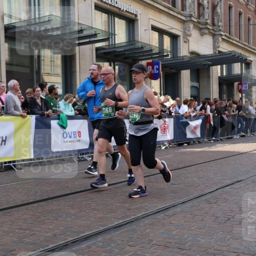13.09.2026 - 21. swb-Marathon Bremen Strokosch-Dieckow http://msf.ph/oto/10356683 13.09.2026 13:34:15 Ziel 682, 784, 809, 911, 1307, 1395, 1871, 1967, 2215, 2831, 3029, 3052, 3058, 3068, 3214, 3318, 3388, 3409, 3765, 3842, 3890, 4112, 4537, 4616, 5378, 5488, 5566, 5694, 5760, 5852, 6128, 6168, 6244, 6255, 7168, 7746, 7833, 7962, 8182, 8381, 8453, 8493, 8552, 8683, 9453, 9751, 9788, 9802, 13112, 1364, 1656, 2355, 2464, 2727, 3162, 3389, 3522, 3632, 3636, 3790, 3984, 4613, 5147, 5265, 5341, 5489, 5563, 5768, 6090, 6151, 6509, 6623, 7047, 7303, 7431, 8025 meine-sportfotos.de